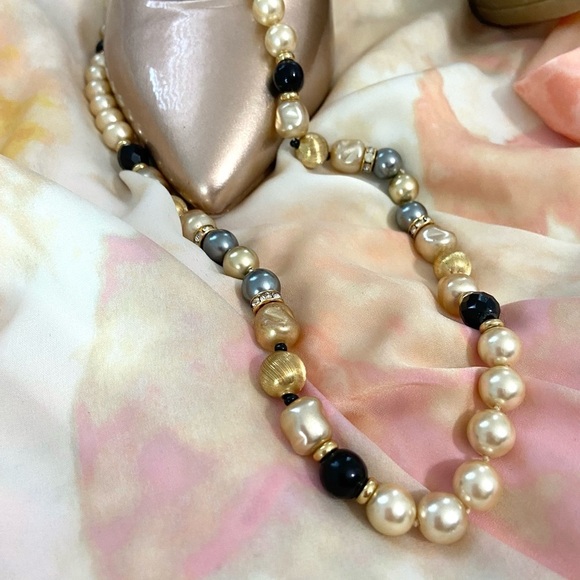 Vintage rare signed Joan Rivers multi colour pearl necklace with crystals - Picture 2 of 5